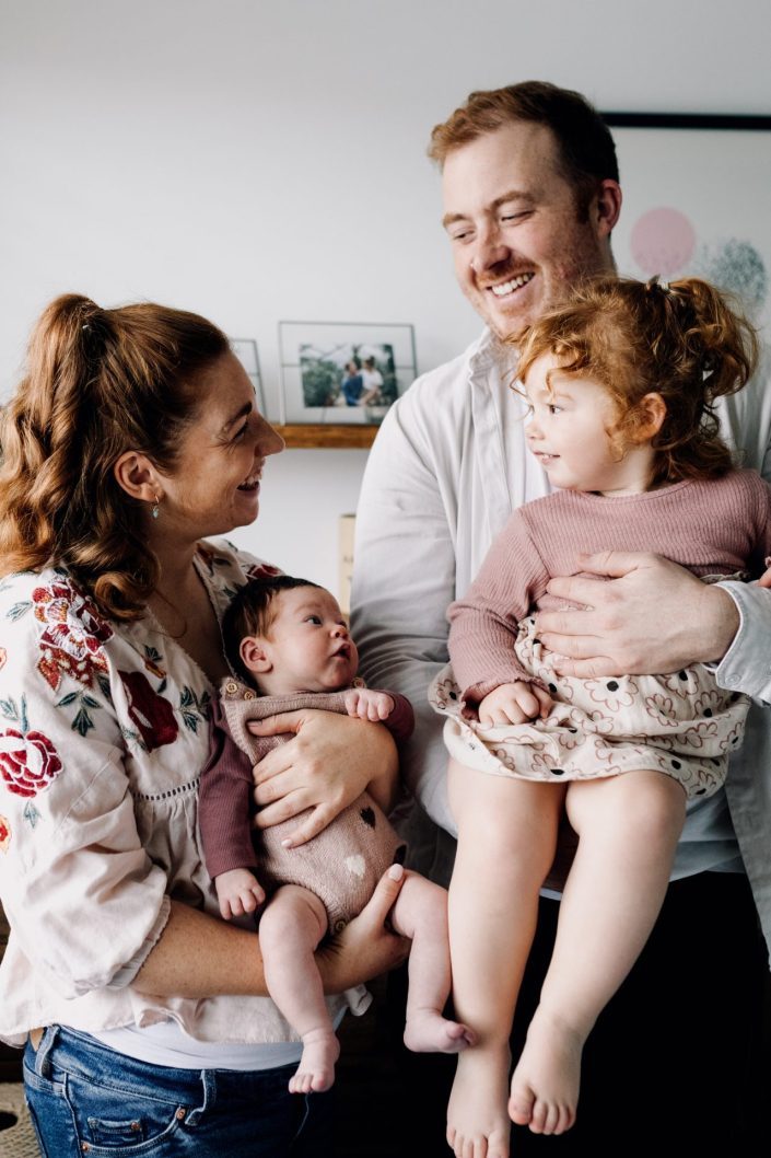 family newborn photo session at home. Hampshire photographer. What to wear for a family and newborn photo session. Ewa Jones Photography